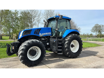 Trattore NEW HOLLAND T8
