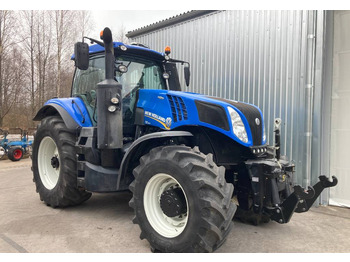 Trattore NEW HOLLAND T8