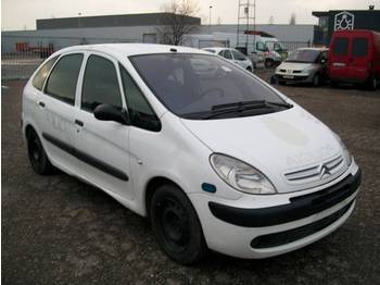 Citroen MPV, fabr.CITROEN, type PICASSO, 2.0 HDI, eerste inschrijving 01-01-2006, km-stand 122.000, chassisnr VF7CHRHYB39999468, AIRCO, alle documenten aanwezig - Autovettura