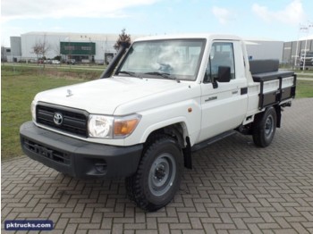 Autovettura Toyota Land Cruiser HZJ79L (10 Units)