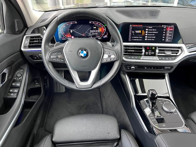 Autovettura BMW 320 i Sport Line LED ACC LED HiFi SHZ Komfortzug: foto 8