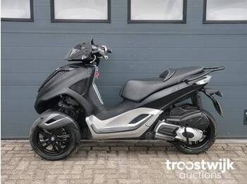 Piaggio 300cc motorscooter - Motocicletta