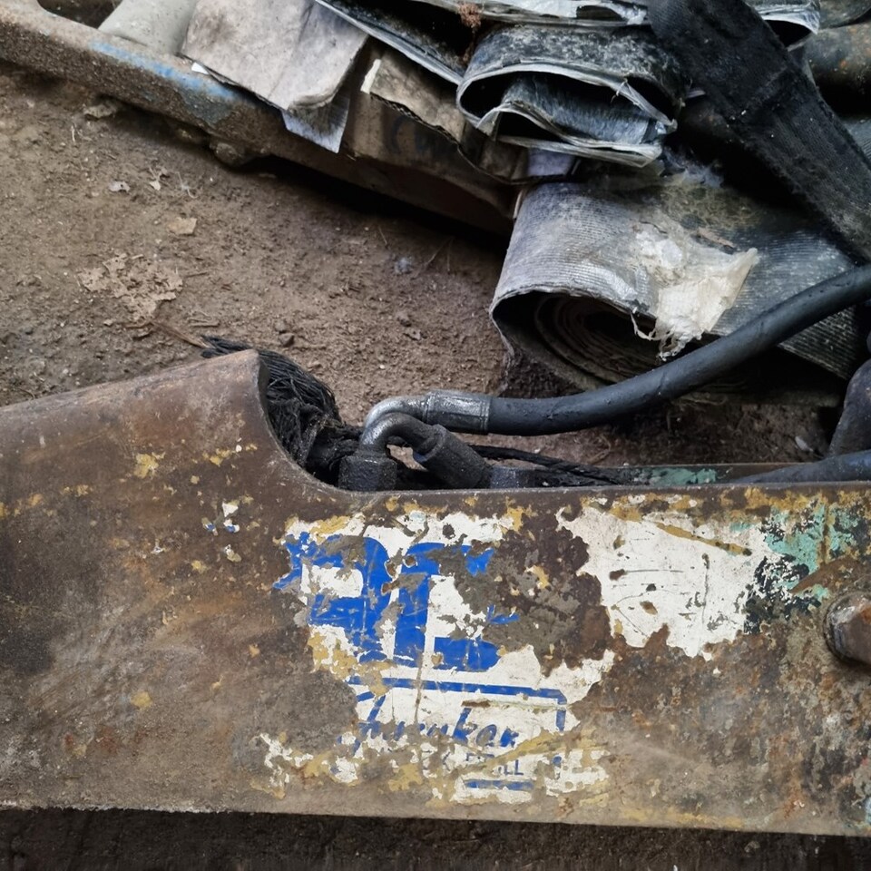 Martello idraulico per Escavatore Furukawa F15: foto 4
