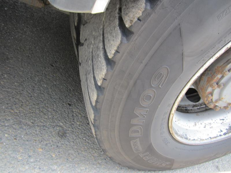 Autocarro con pianale/ Cassone fisso DAF XF105 460