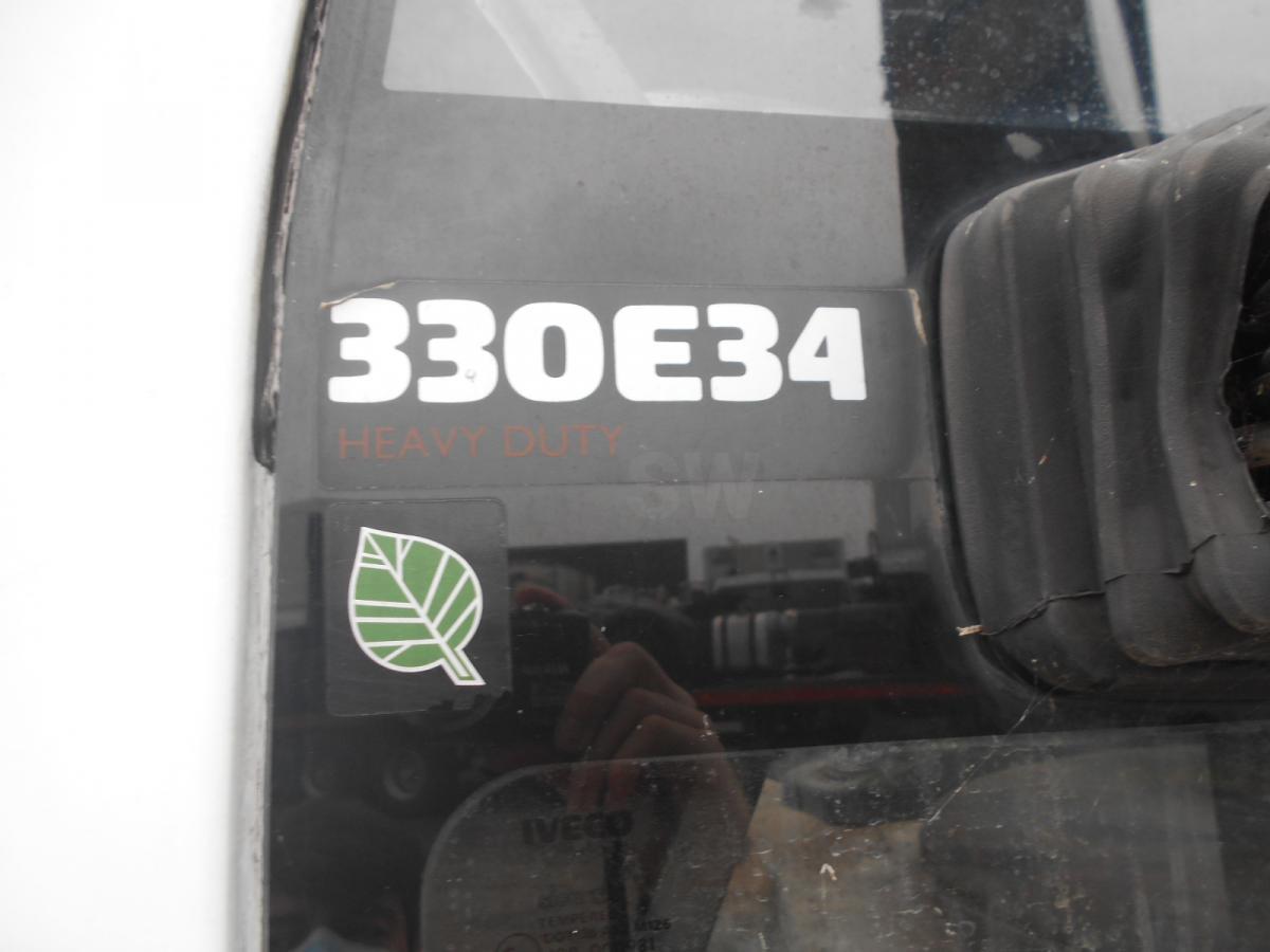 Autocarro con pianale/ Cassone fisso Iveco Eurotrakker 330E34