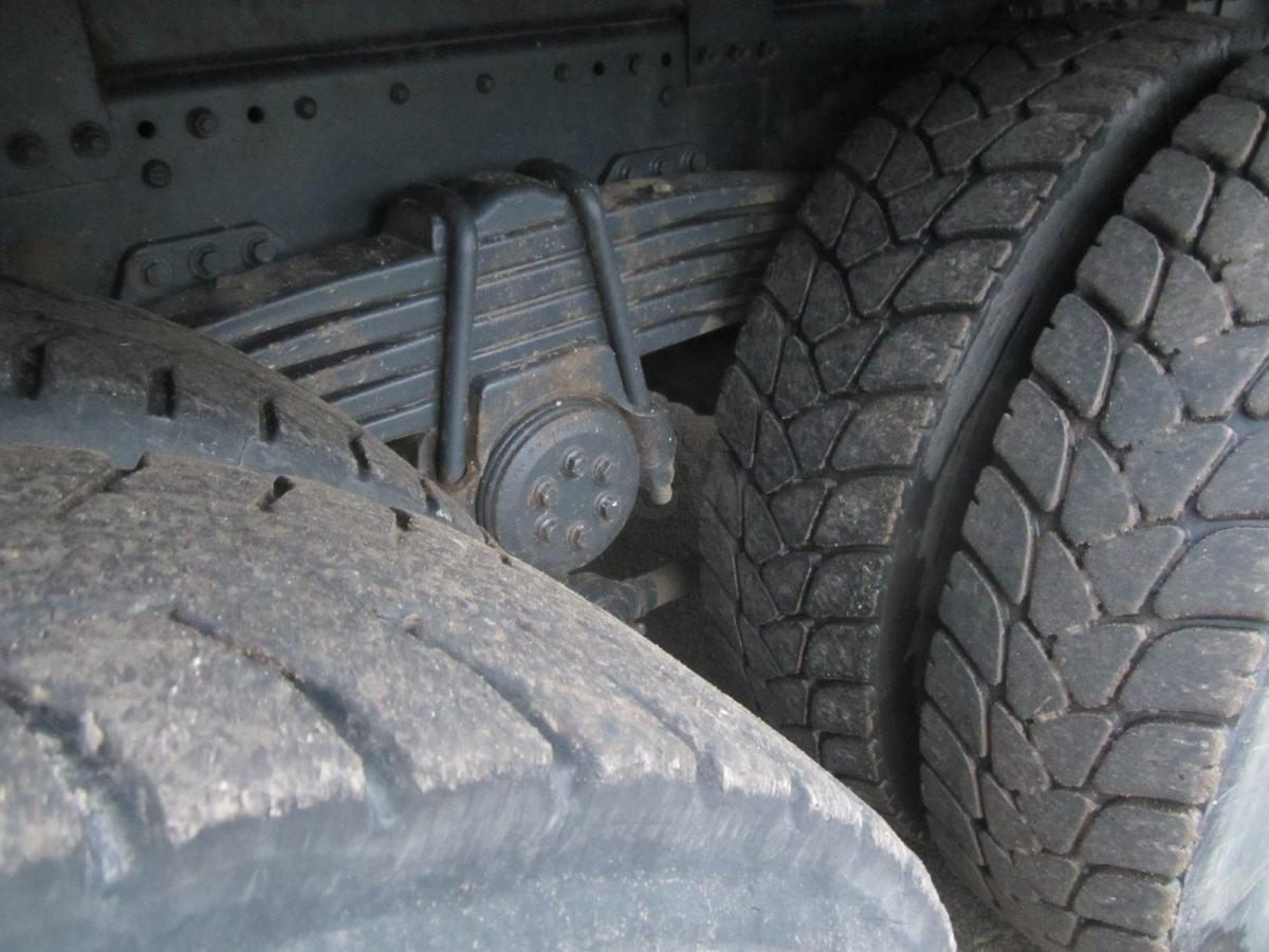 Autocarro con pianale/ Cassone fisso MAN TGA