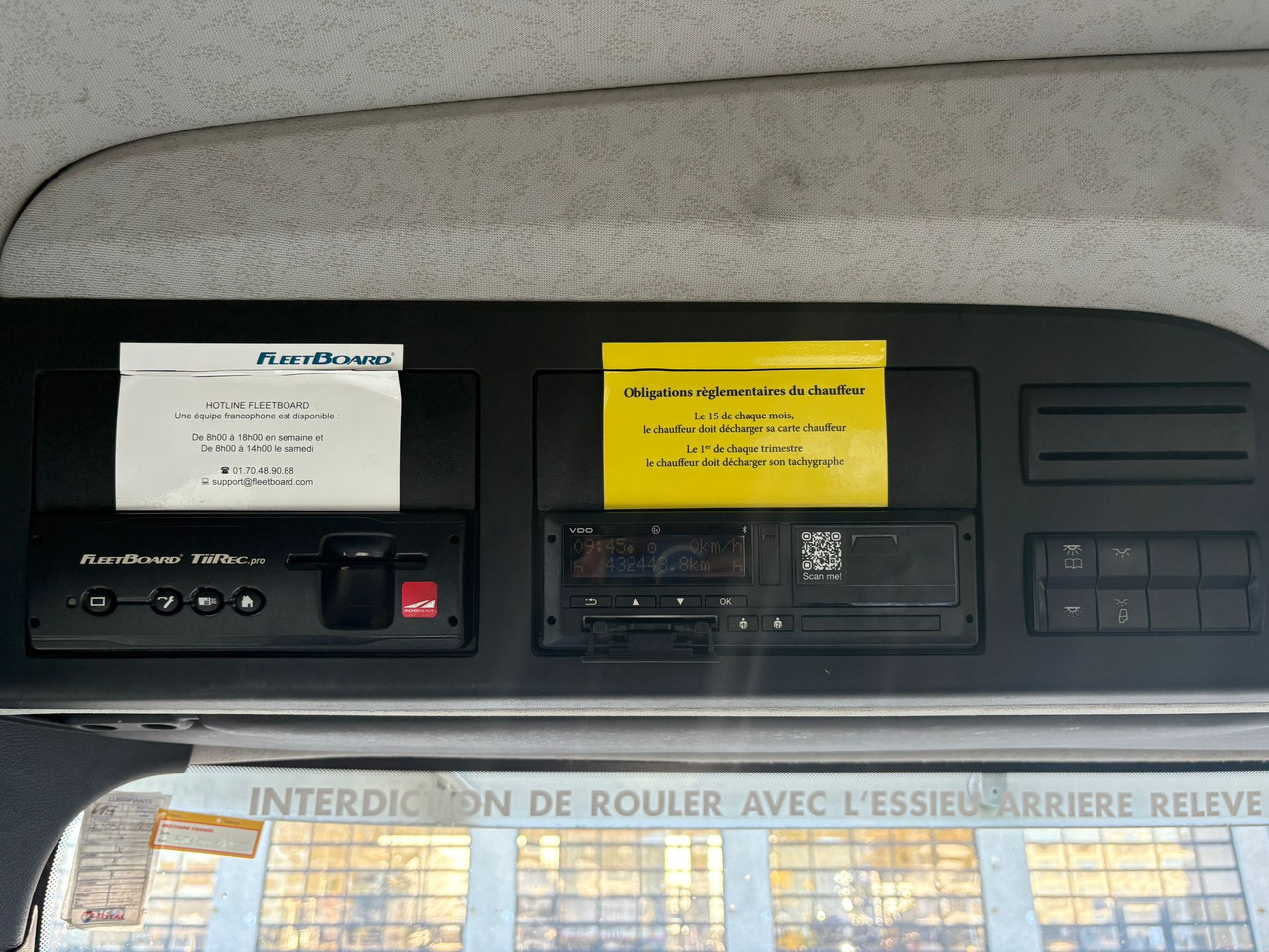 Autocarro con pianale/ Cassone fisso Mercedes Arocs 3240