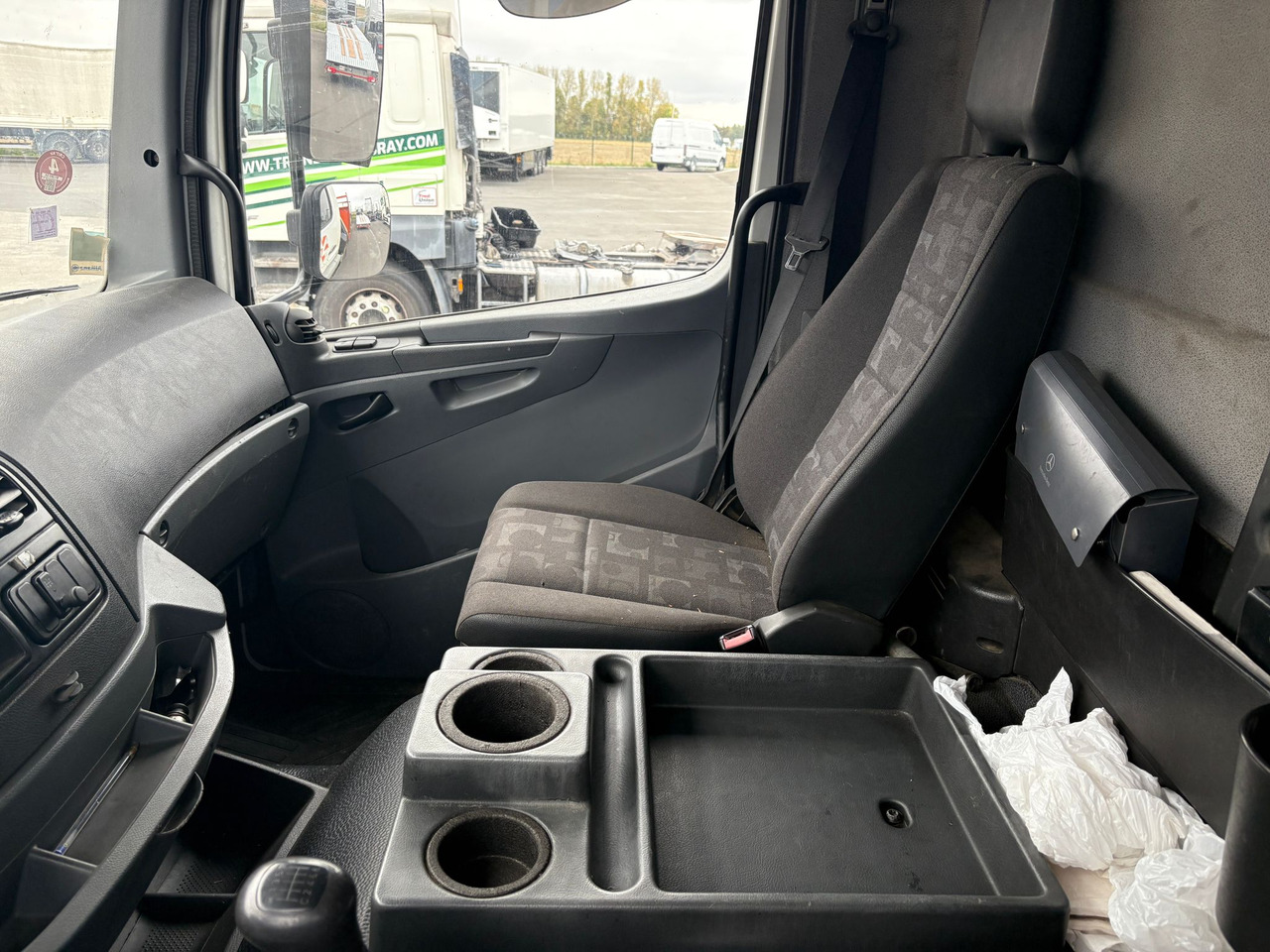 Autocarro con pianale/ Cassone fisso Mercedes Axor 2533