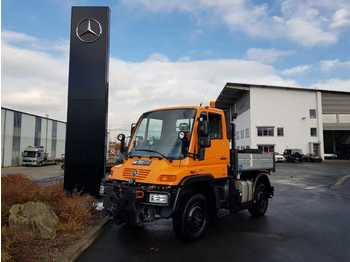 Mercedes-Benz UNIMOG U300 4x4 Hydraulik Standheizung Klima  - Autocarro con pianale/ Cassone fisso