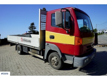 Autocarro con pianale/ cassone fisso Nissan Atleon