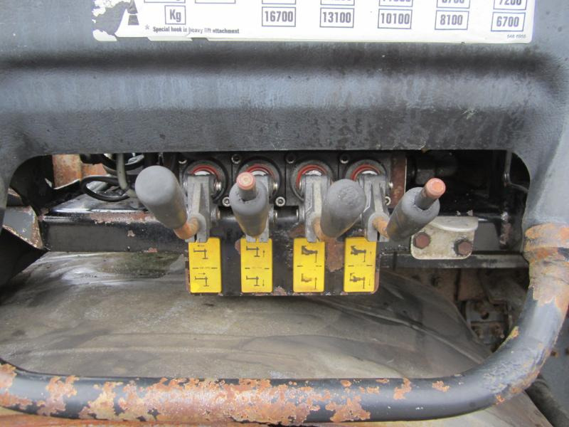 Autocarro con pianale/ Cassone fisso Volvo FH 520