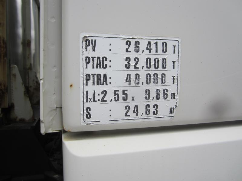 Autocarro con pianale/ Cassone fisso Volvo FH 520