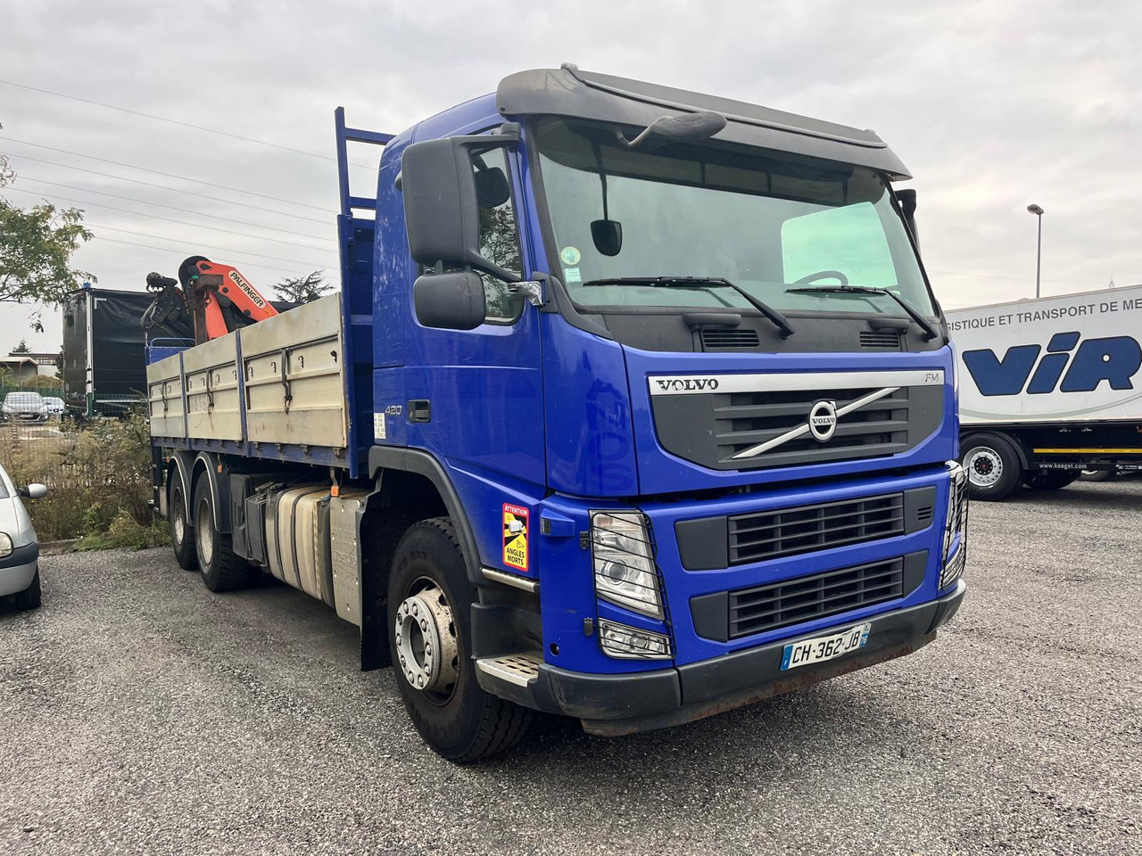 Autocarro con pianale/ Cassone fisso Volvo FM 420