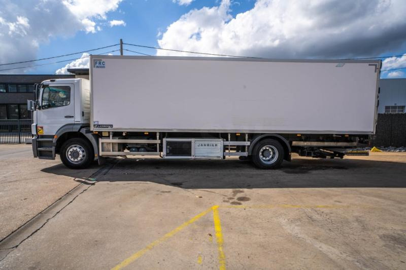 Autocarro frigorifero Mercedes AXOR 1829 BL-MP3 +CARRIER+DHOLLANDIA