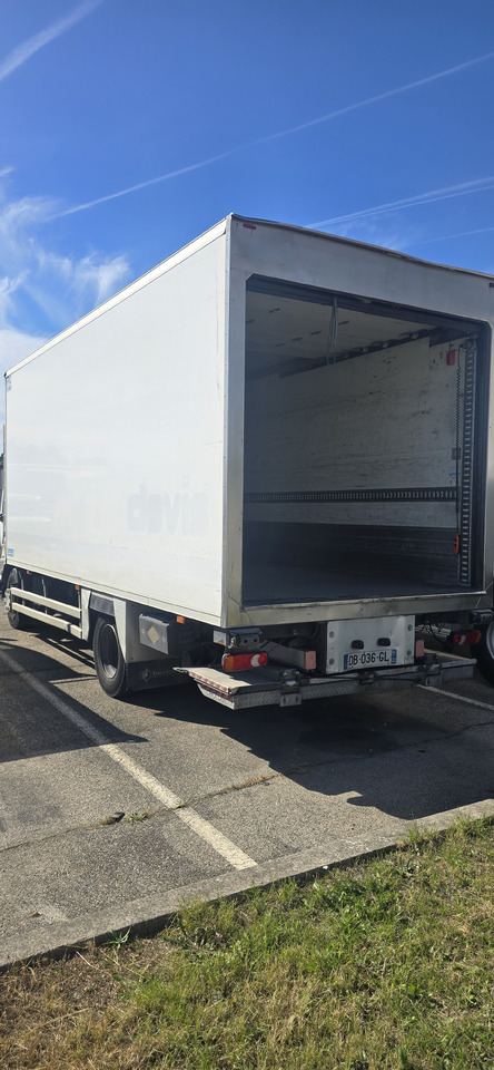 Autocarro frigorifero RENAULT