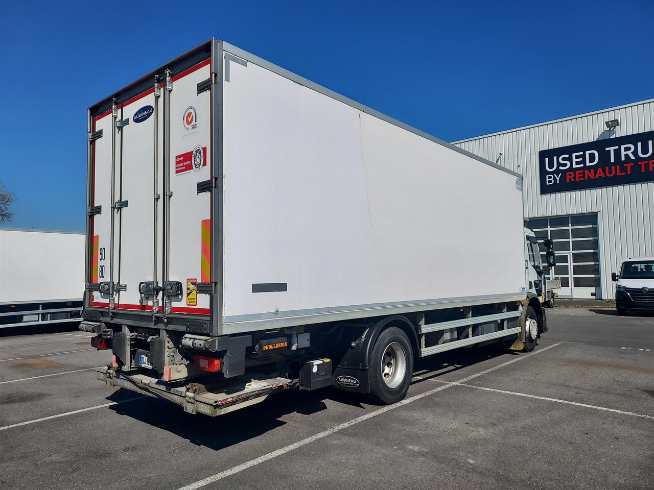 Autocarro frigorifero RENAULT D Wide