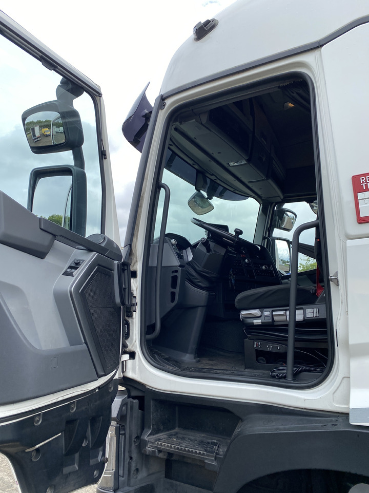 Autocarro frigorifero RENAULT T