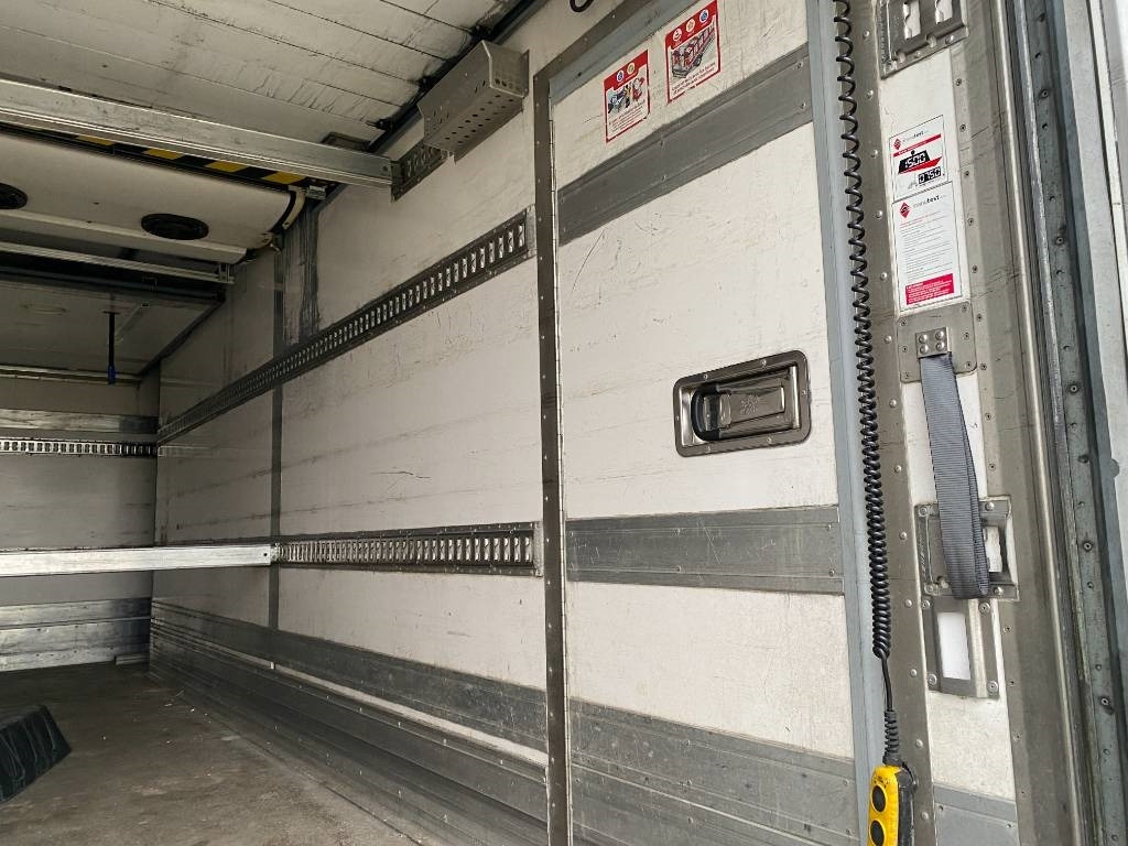 Autocarro frigorifero Renault D240 /LAMBERET/CARRIER 1150 *A REPARER*