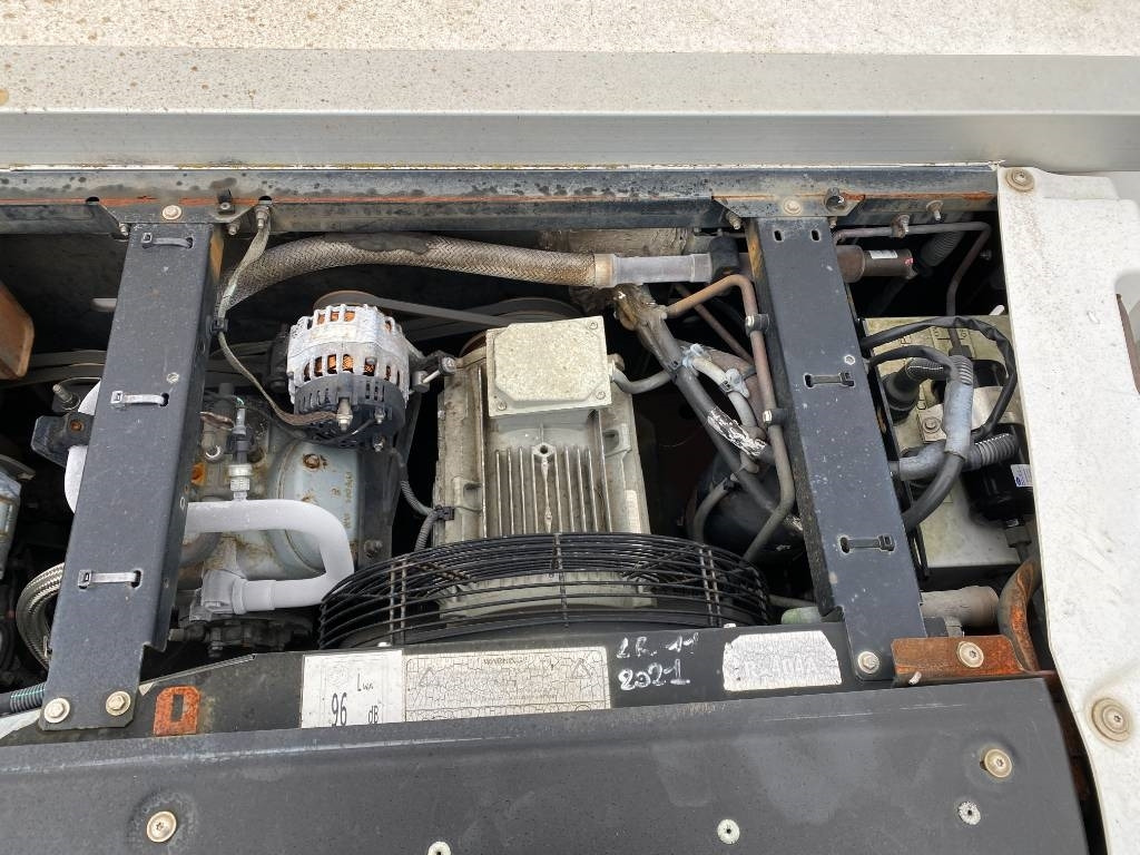 Autocarro frigorifero Renault D240 /LAMBERET/CARRIER 1150 *A REPARER*