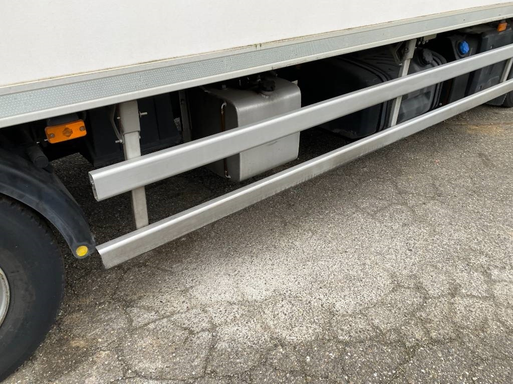 Autocarro frigorifero Renault D240 /LAMBERET/CARRIER 1150 *A REPARER*