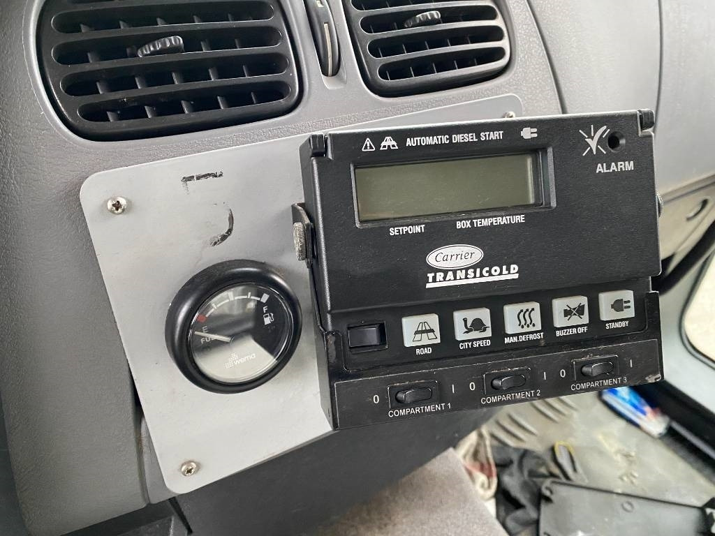 Autocarro frigorifero Renault D240 /LAMBERET/CARRIER 1150 *A REPARER*