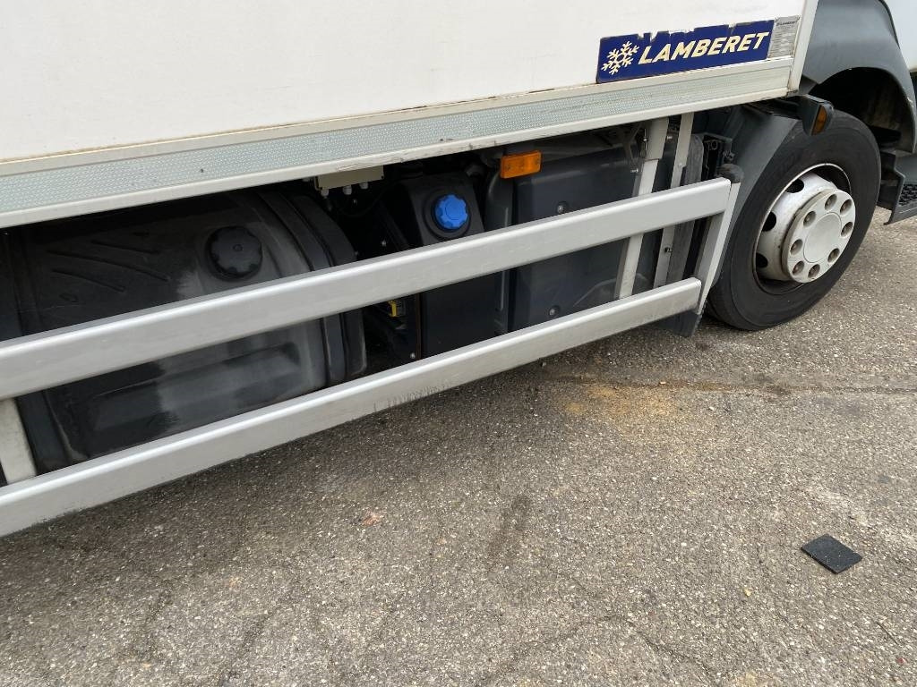 Autocarro frigorifero Renault D240 /LAMBERET/CARRIER 1150 *A REPARER*