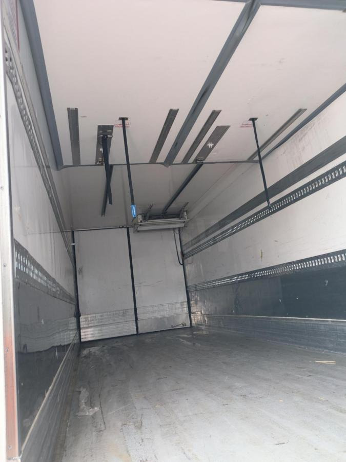 Autocarro frigorifero Renault D-Series Wide 320