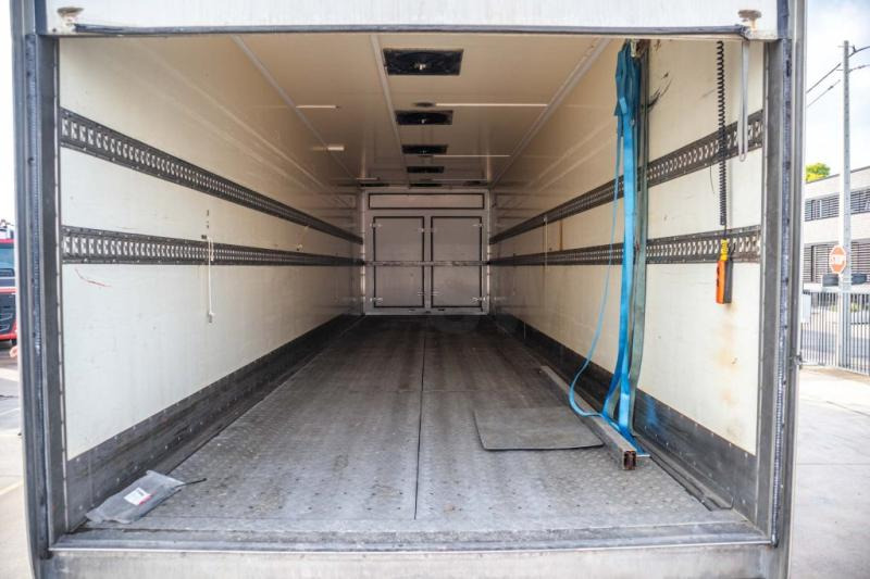 Autocarro frigorifero Volvo FM340+POUSSIN/CHICKEN/KUIKEN/KÛKEN