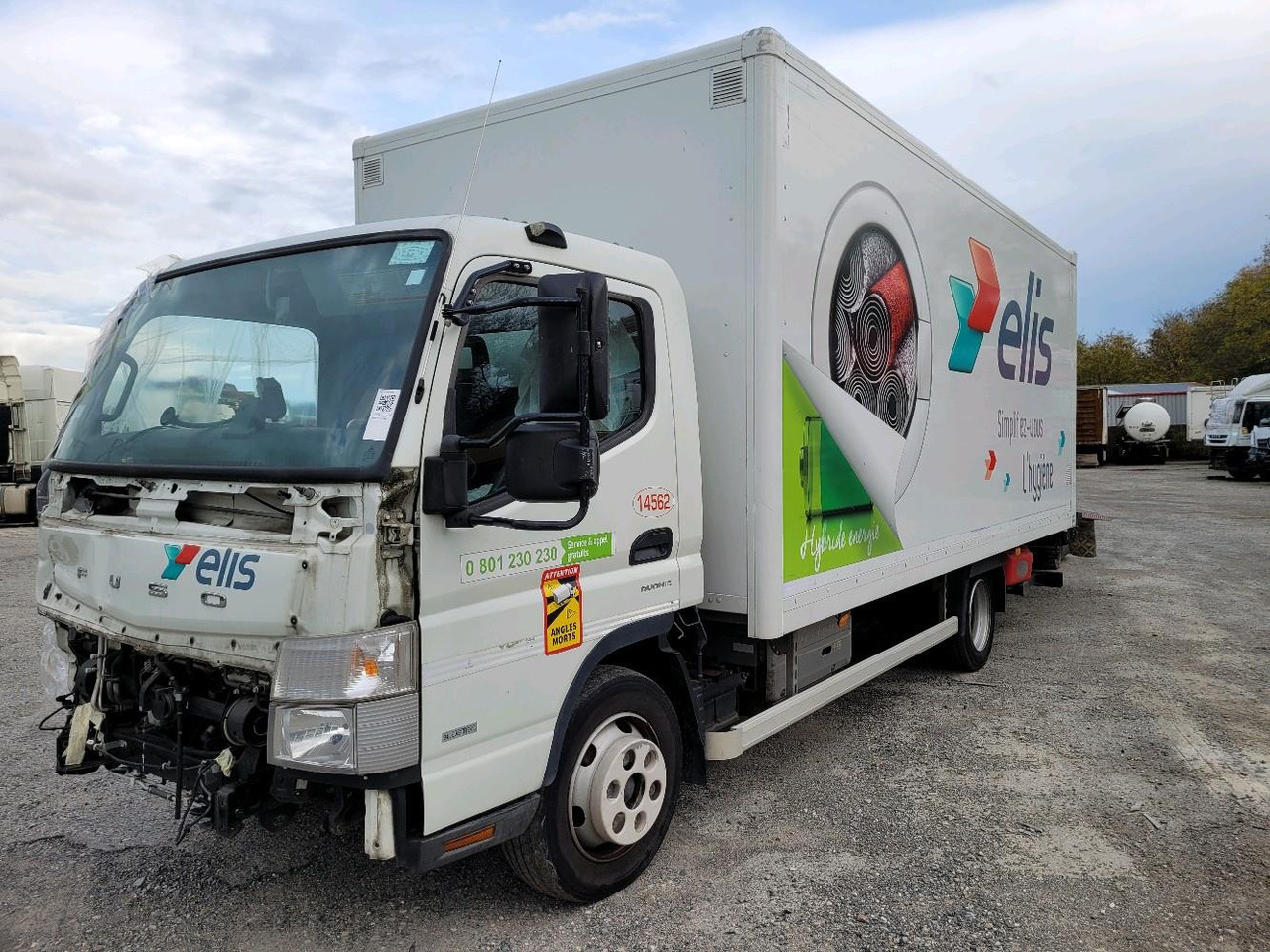 Autocarro furgonato FUSO CANTER 7C15