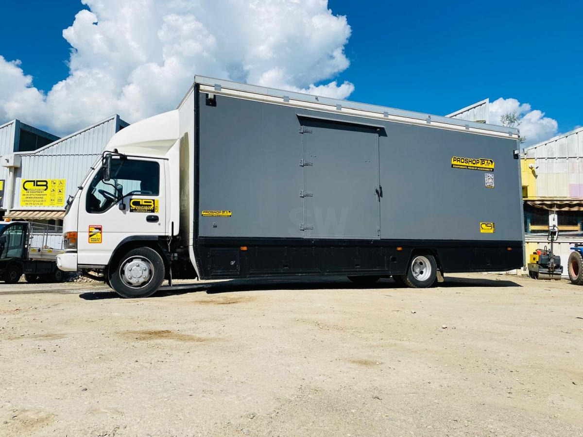 Autocarro furgonato ISUZU Camion SÉRIE N AVEC 2 STRUCTURES CHAPITEAUX