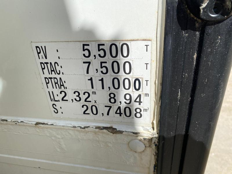 Autocarro furgonato ISUZU Camion SÉRIE N AVEC 2 STRUCTURES CHAPITEAUX