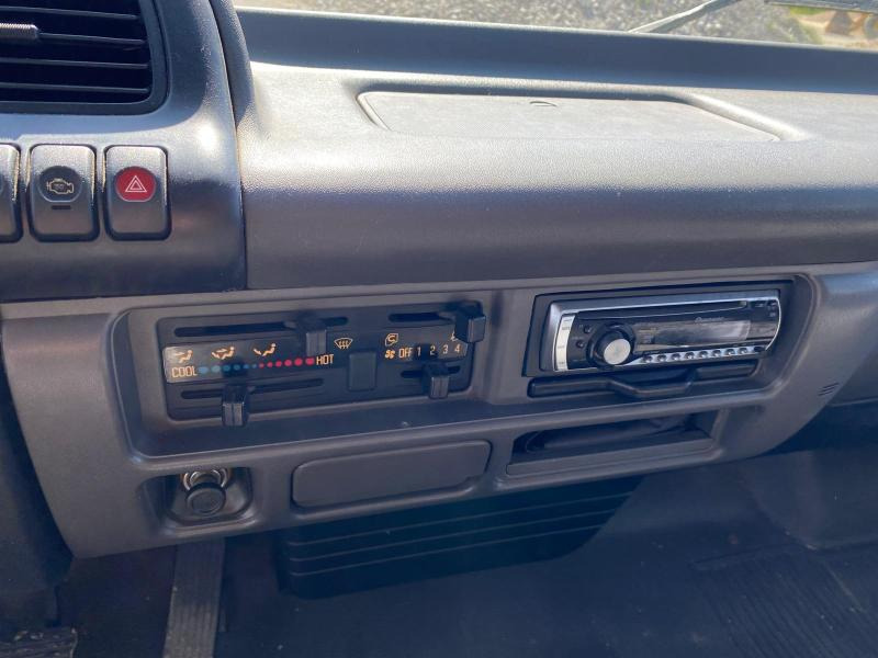 Autocarro furgonato ISUZU Camion SÉRIE N AVEC 2 STRUCTURES CHAPITEAUX