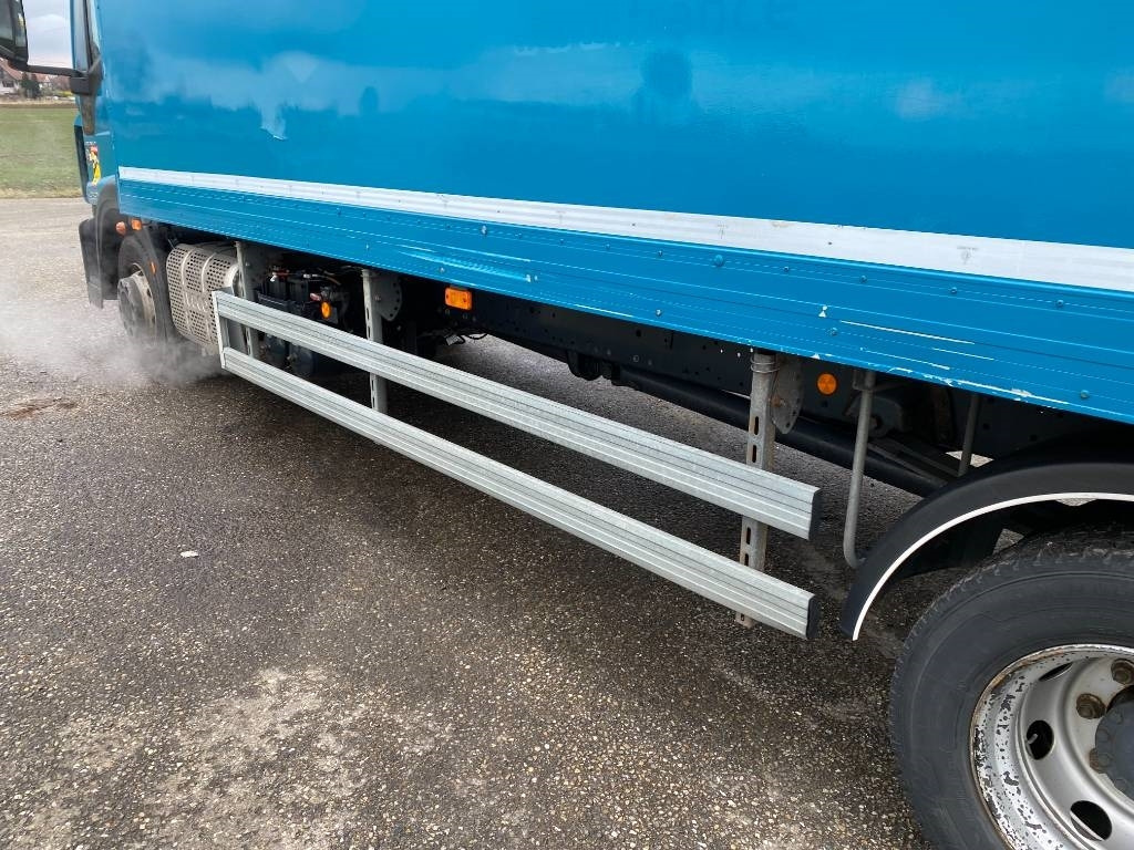 Autocarro furgonato Iveco EuroCargo 120/210 e6 Turbo Hors /Service