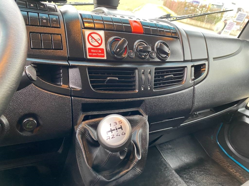 Autocarro furgonato Iveco EuroCargo 120/210 e6 Turbo Hors /Service