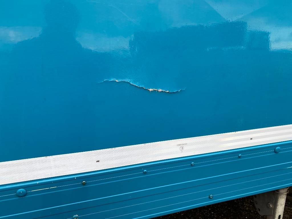 Autocarro furgonato Iveco EuroCargo 120/210 e6 Turbo Hors /Service