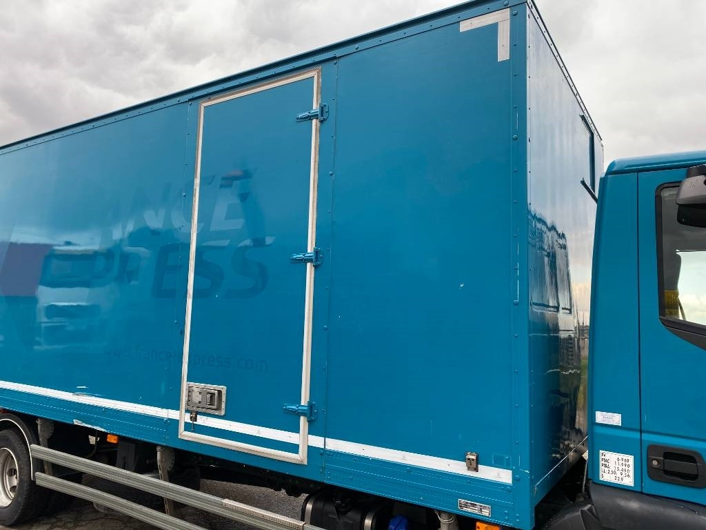 Autocarro furgonato Iveco EuroCargo 120/210 e6 Turbo Hors /Service
