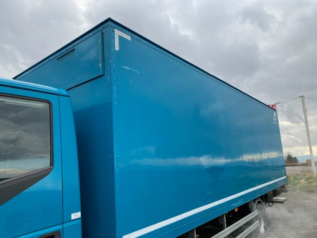 Autocarro furgonato Iveco EuroCargo 120/210 e6 Turbo Hors /Service
