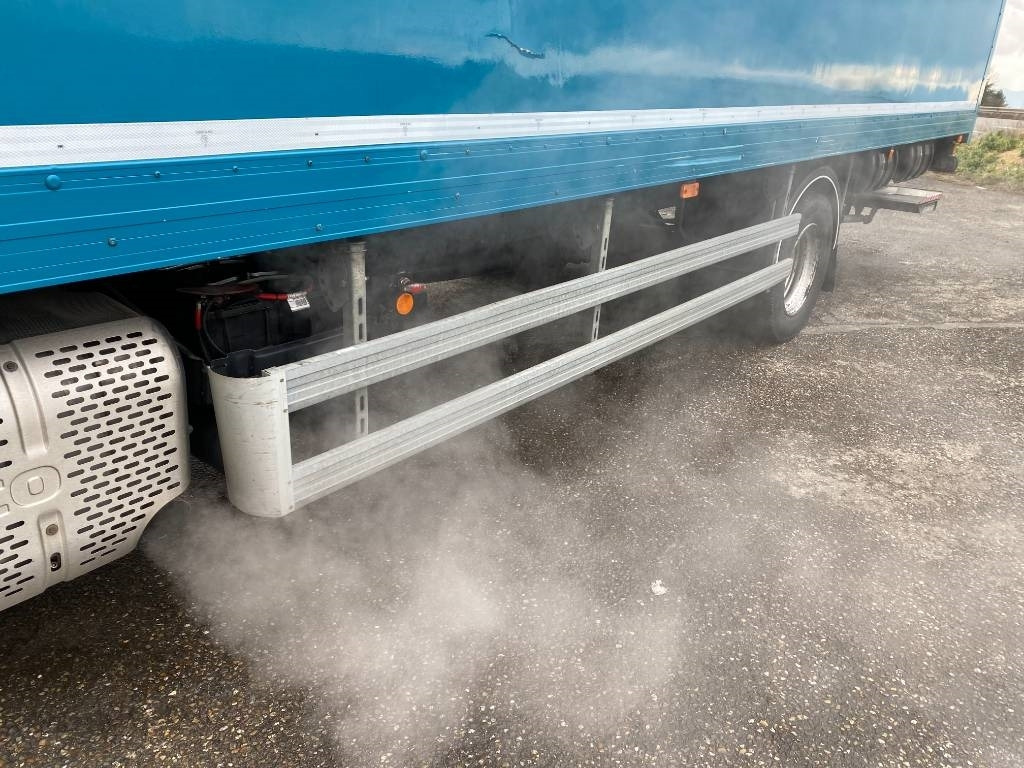 Autocarro furgonato Iveco EuroCargo 120/210 e6 Turbo Hors /Service