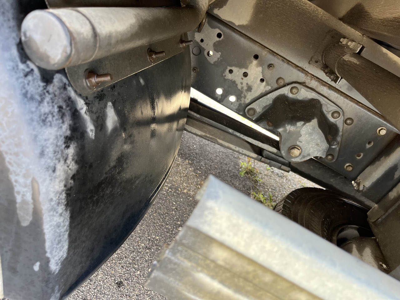 Autocarro furgonato Iveco Eurocargo 100E22 caisse double cabine 7 places