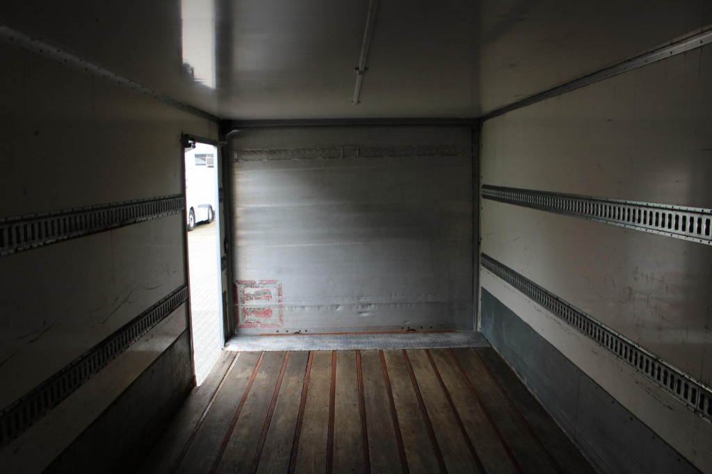 Autocarro furgonato Iveco Eurocargo 160E210 E6 Koffer 6,9m Seiten Tür LBW