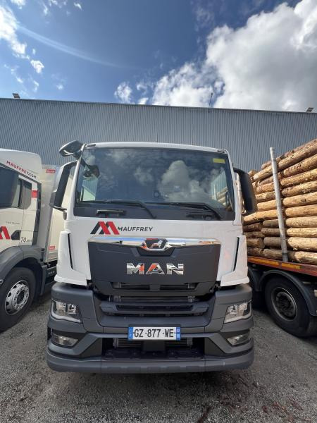 Autocarro furgonato MAN TGS 26.440