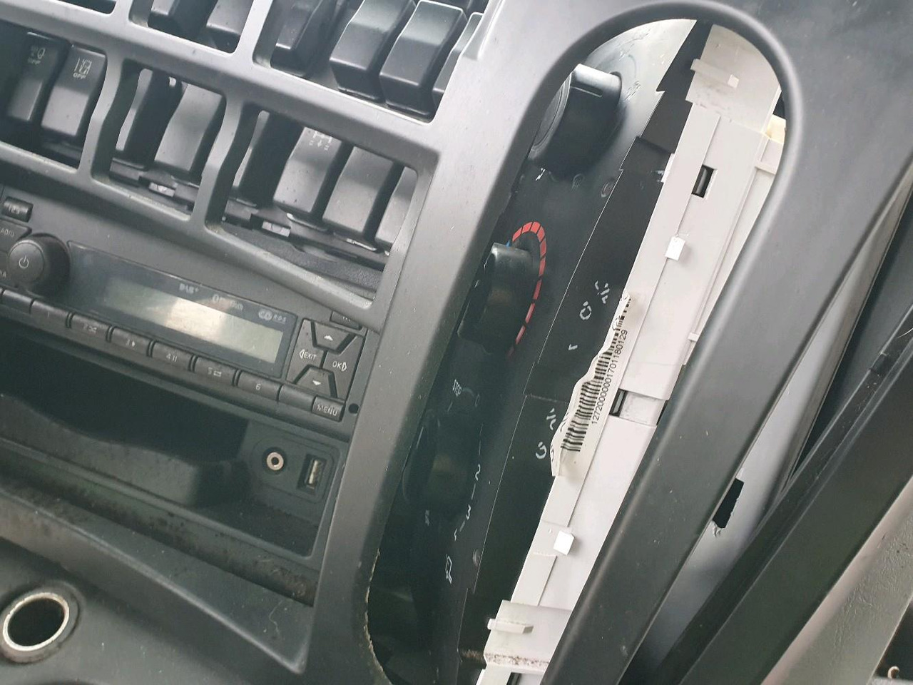 Autocarro furgonato RENAULT D 12 DTI 215