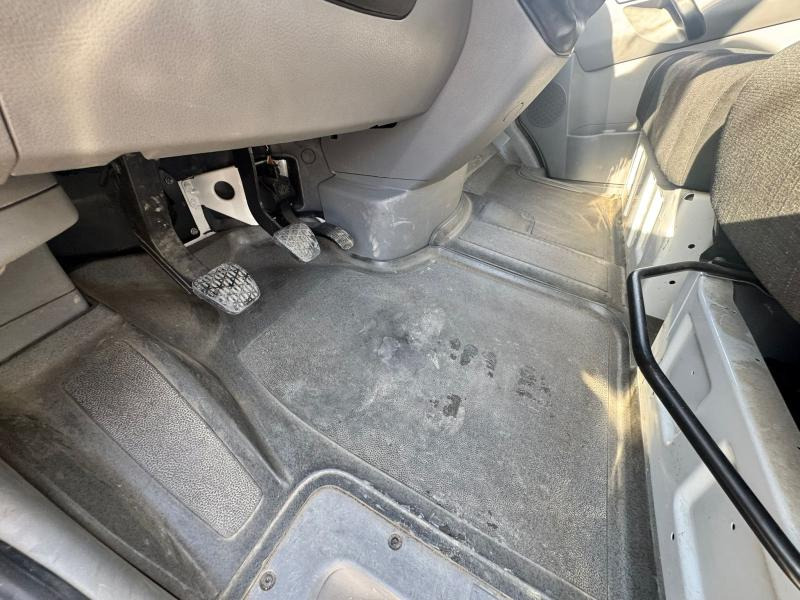 Autocarro furgonato Renault DCI 220