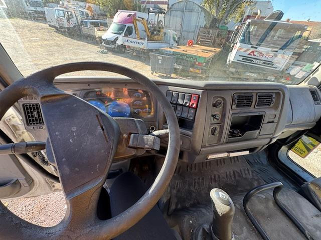 Autocarro furgonato Renault MIDLUM 220 DCI CAISSE HAYON