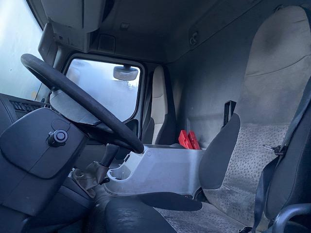 Autocarro furgonato Renault Midlum 180