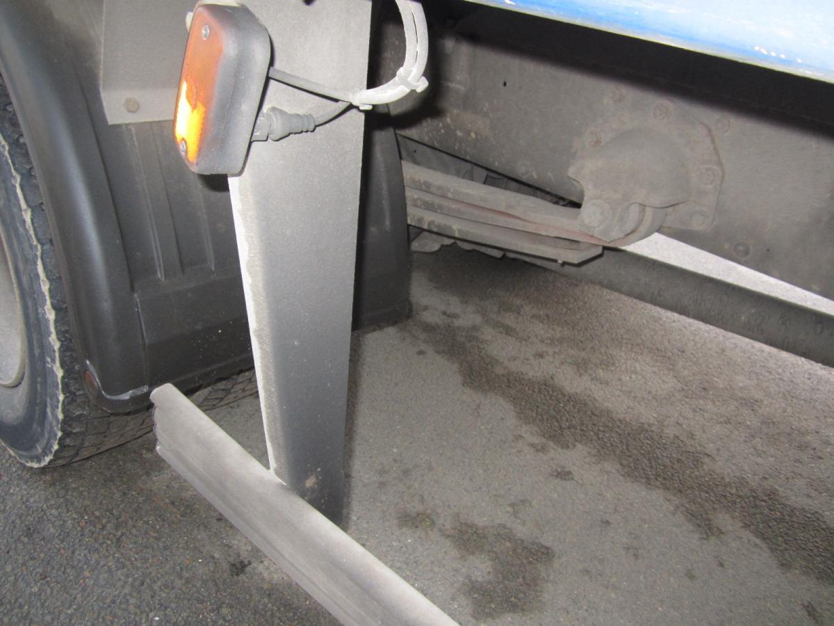 Autocarro furgonato Renault Midlum 180.13 Dci