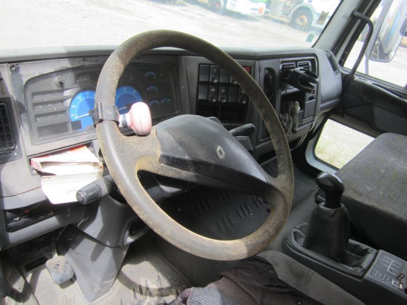 Autocarro furgonato Renault Midlum 220 DCI