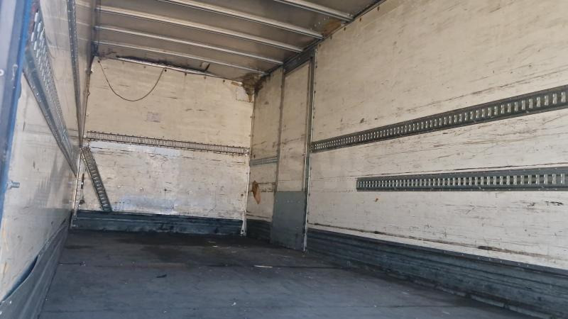 Autocarro furgonato Renault Midlum 220 DCI