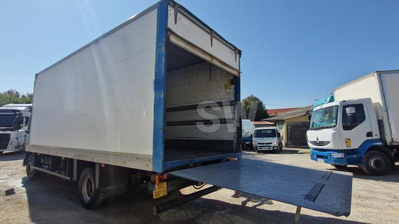 Autocarro furgonato Renault Midlum 220 DCI
