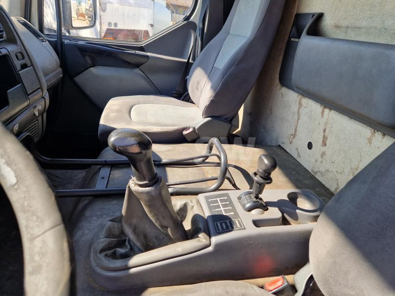 Autocarro furgonato Renault Midlum 220 DCI